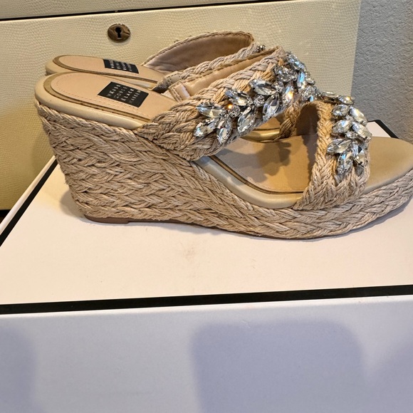 White House Black Market, “Blakely” Wedge - Picture 4 of 9